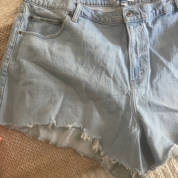Abercrombie & fitch 90s relaxed cutoff short light wash high waist size 36 - Picture 3 of 10